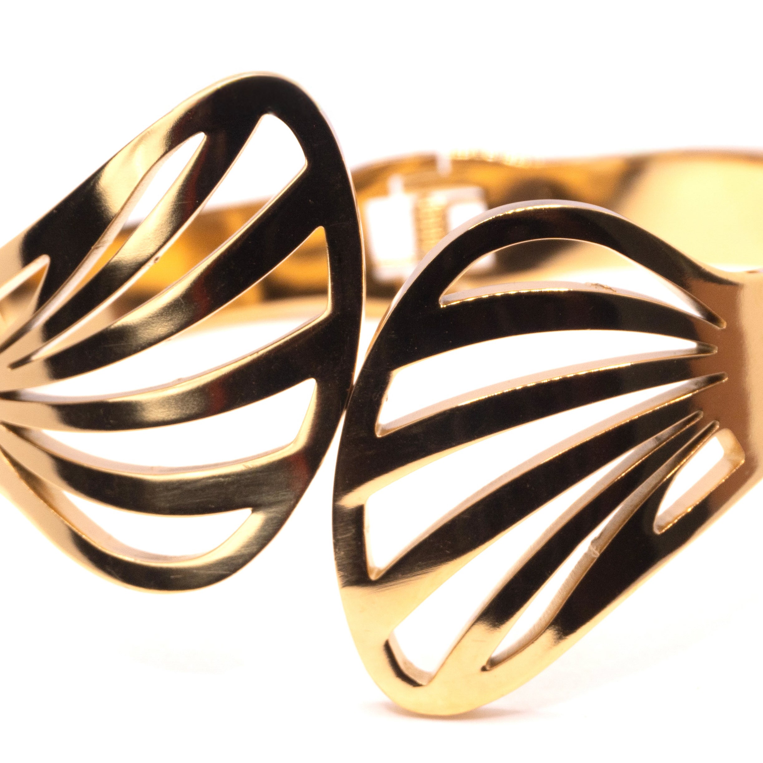 The Golden Leaf Crest Bracelet