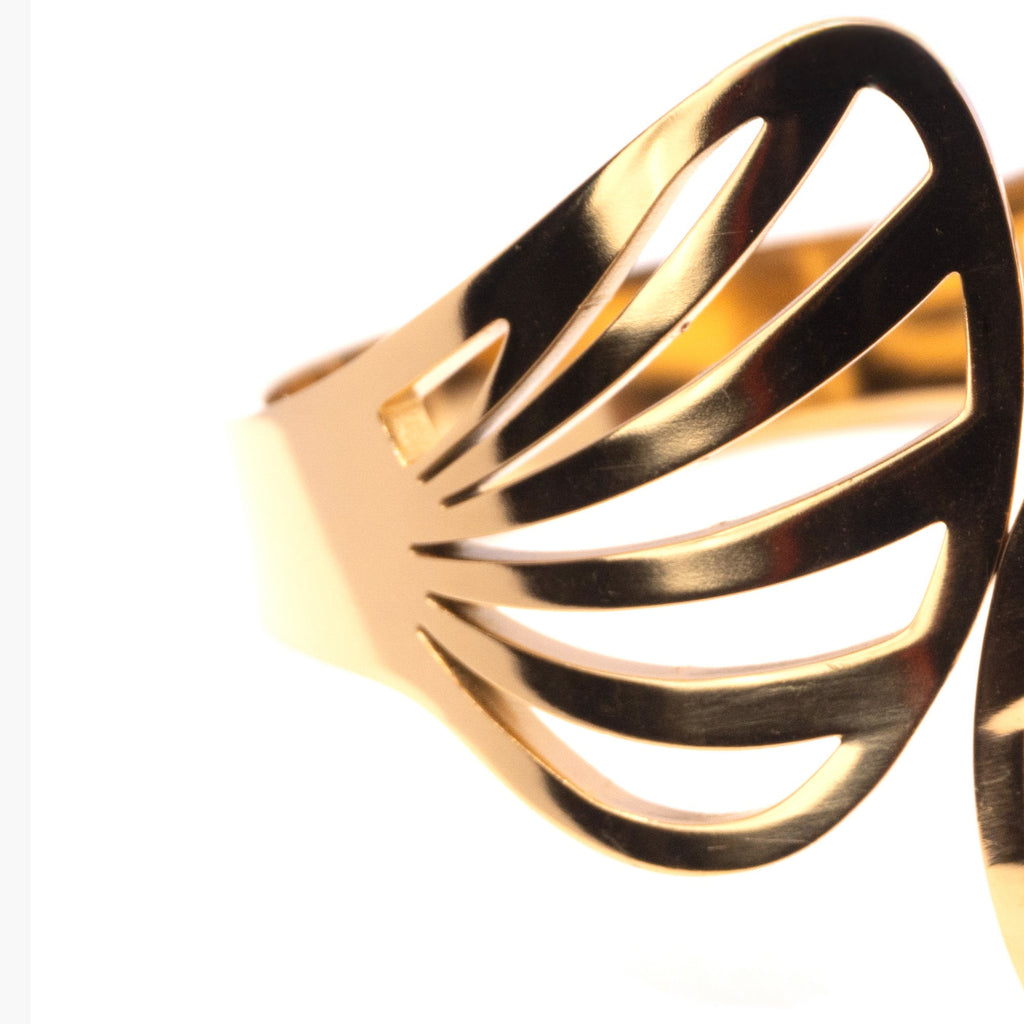 The Golden Leaf Crest Bracelet