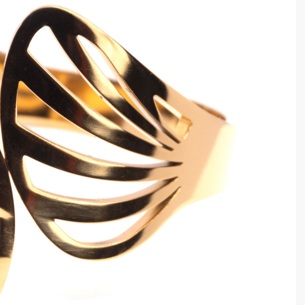 The Golden Leaf Crest Bracelet