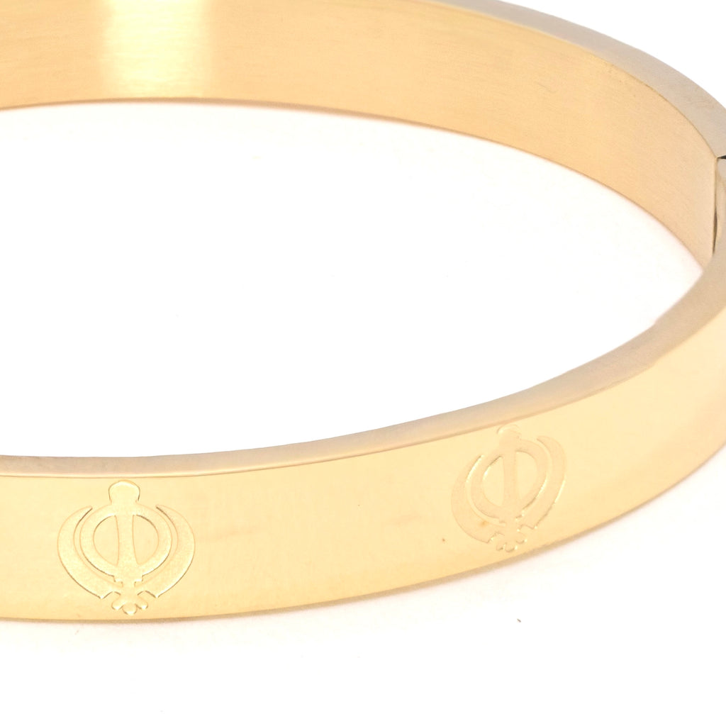 The Regal Emblem Bracelet