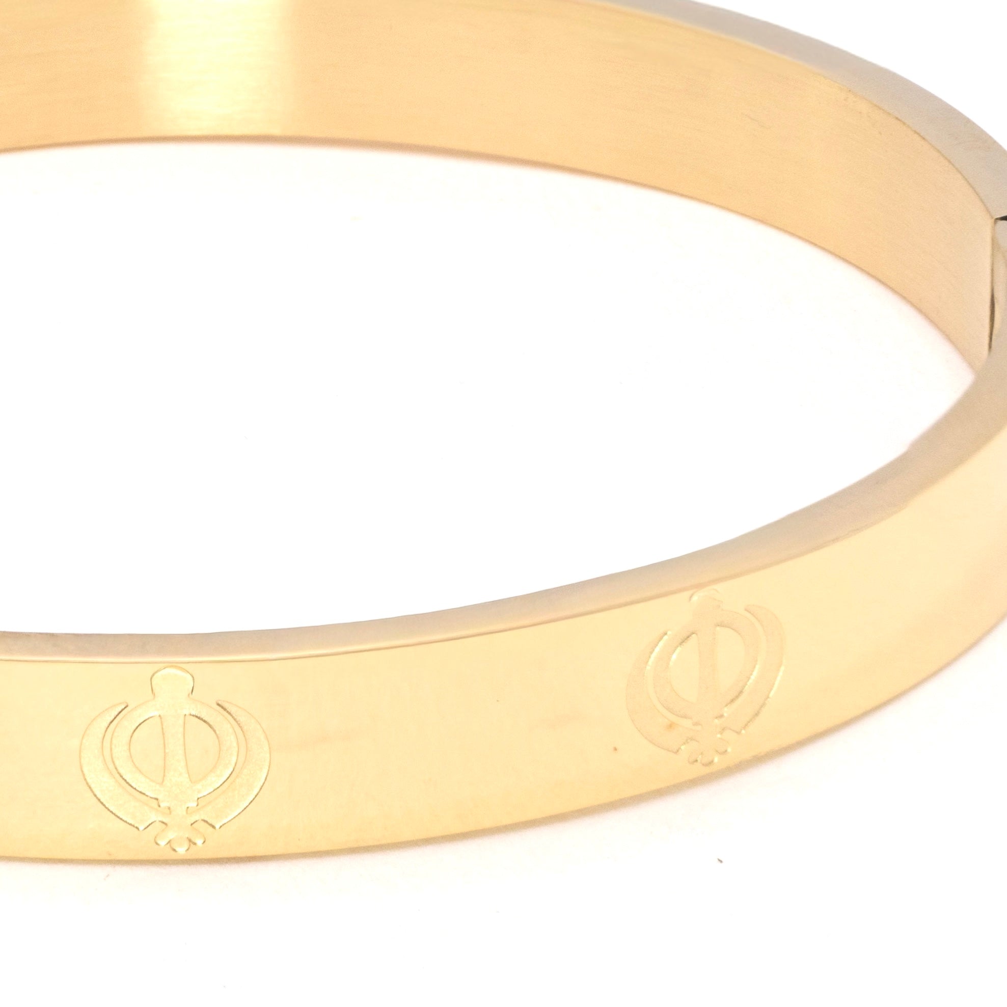 The Regal Emblem Bracelet