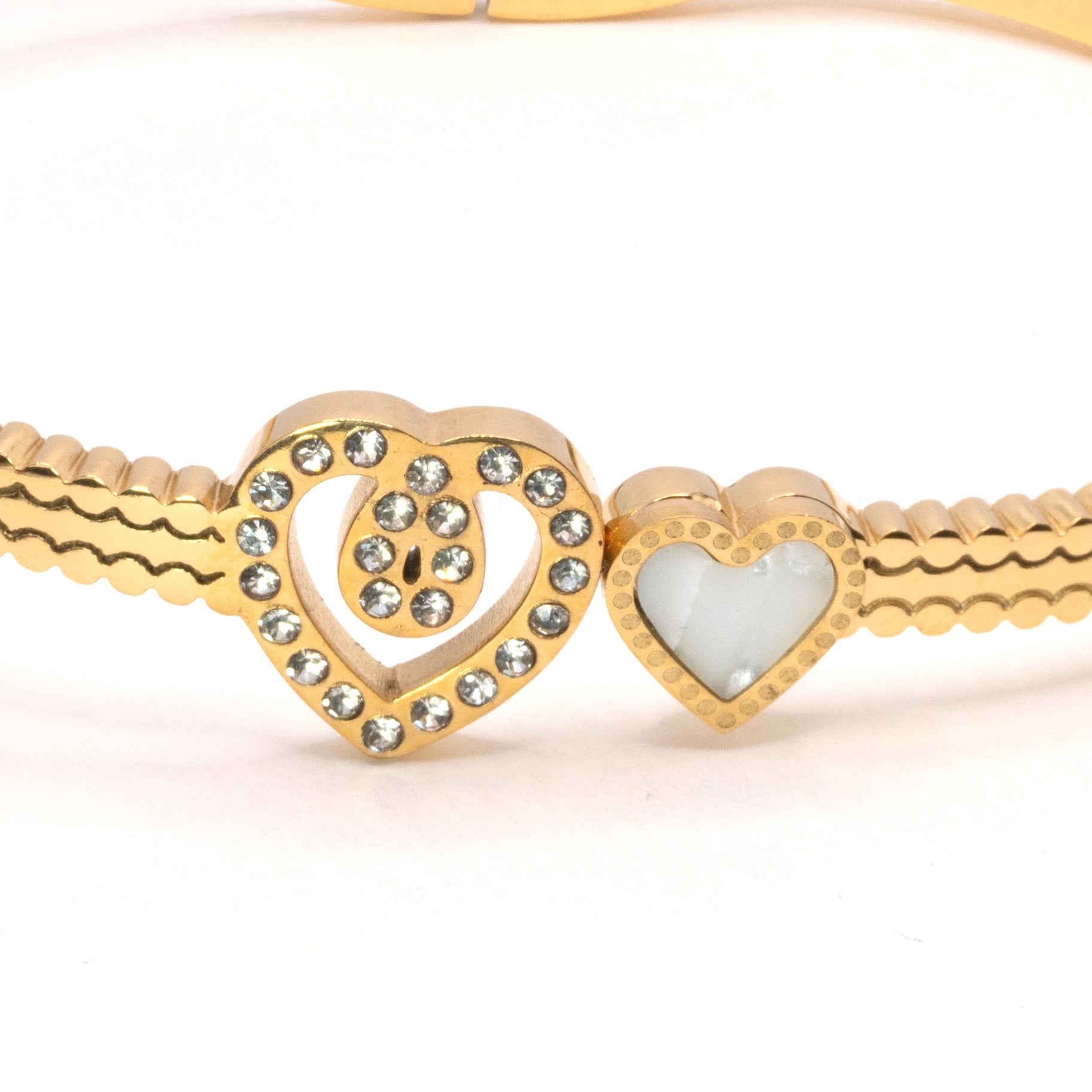 The Golden Hearts Embrace Bracelet