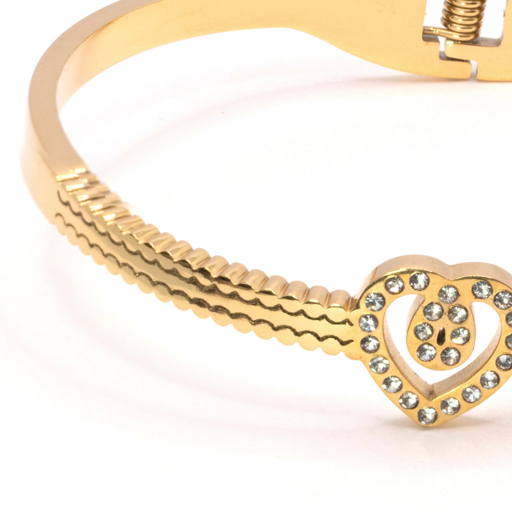 The Golden Hearts Embrace Bracelet