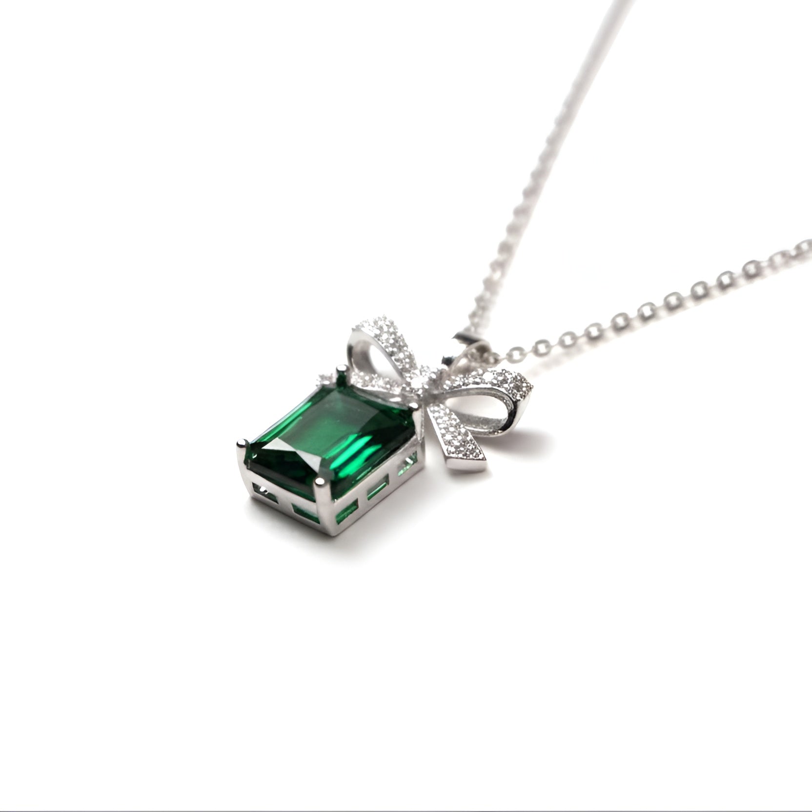 The Silver Emerald Bow Grace Necklace
