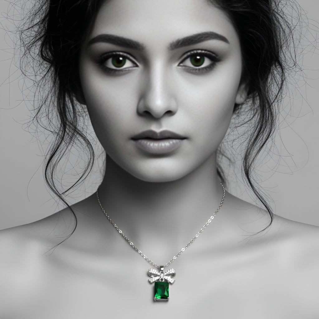 The Silver Emerald Bow Grace Necklace