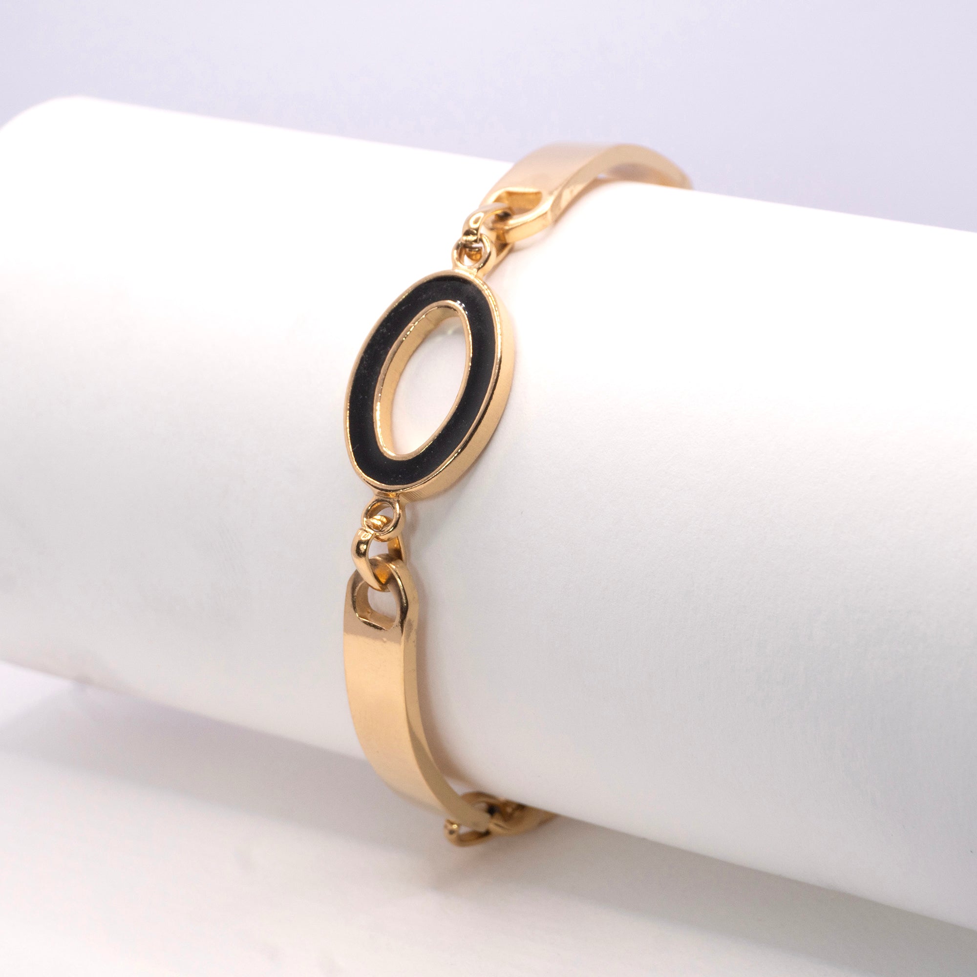 The Noir Oval Accent Bracelet