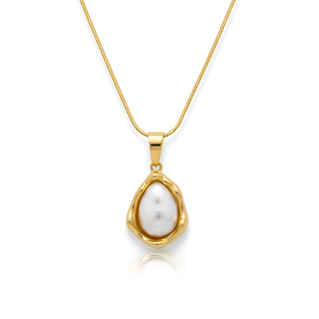 The Golden Aura Pearl Necklace