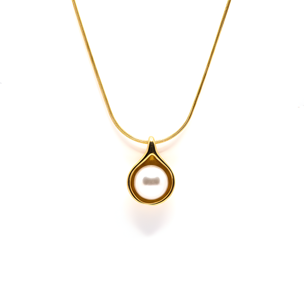 The Golden Teardrop Pearl Necklace