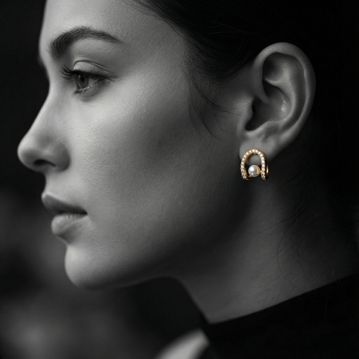 The Halo Pearl Studs