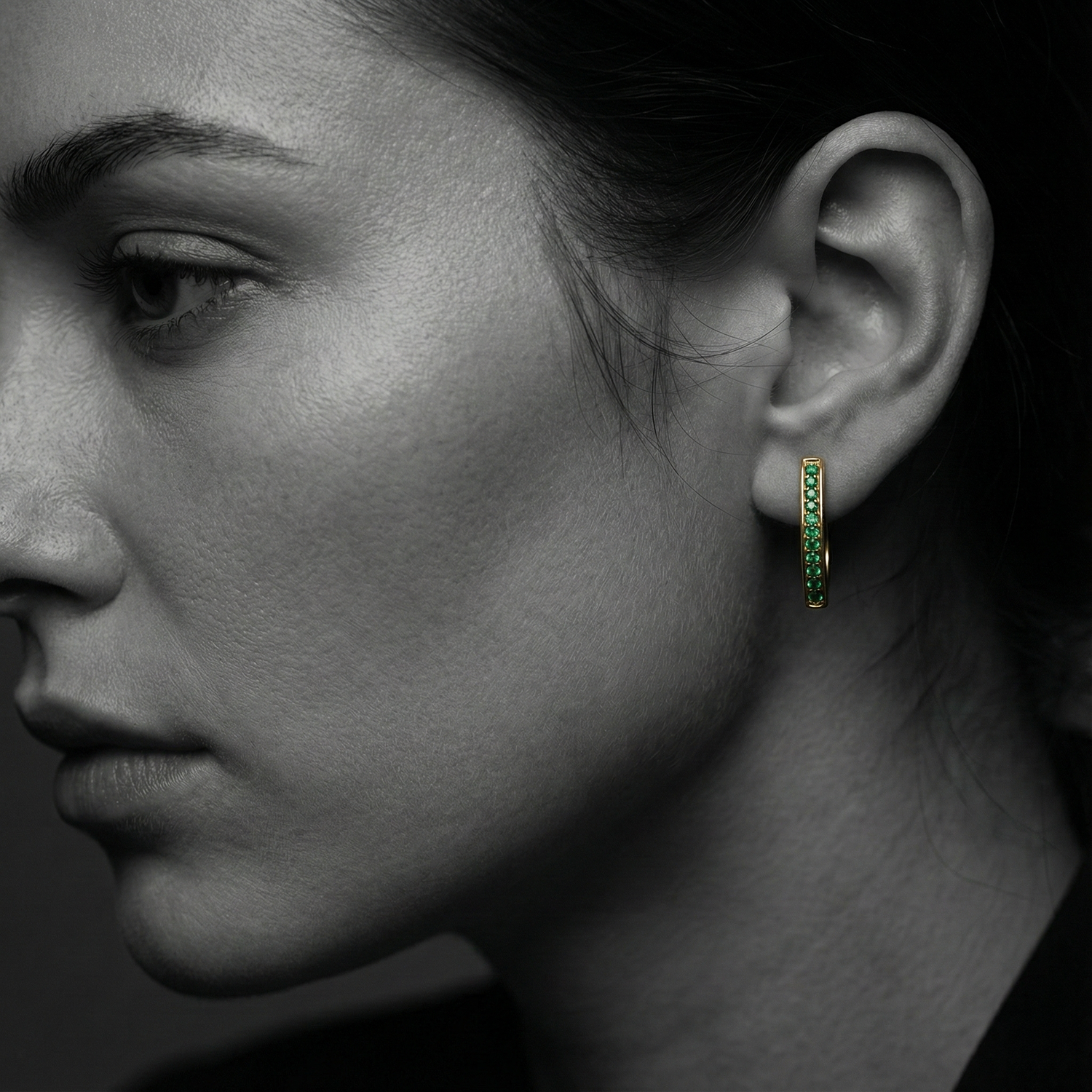 The Emerald Line Stud