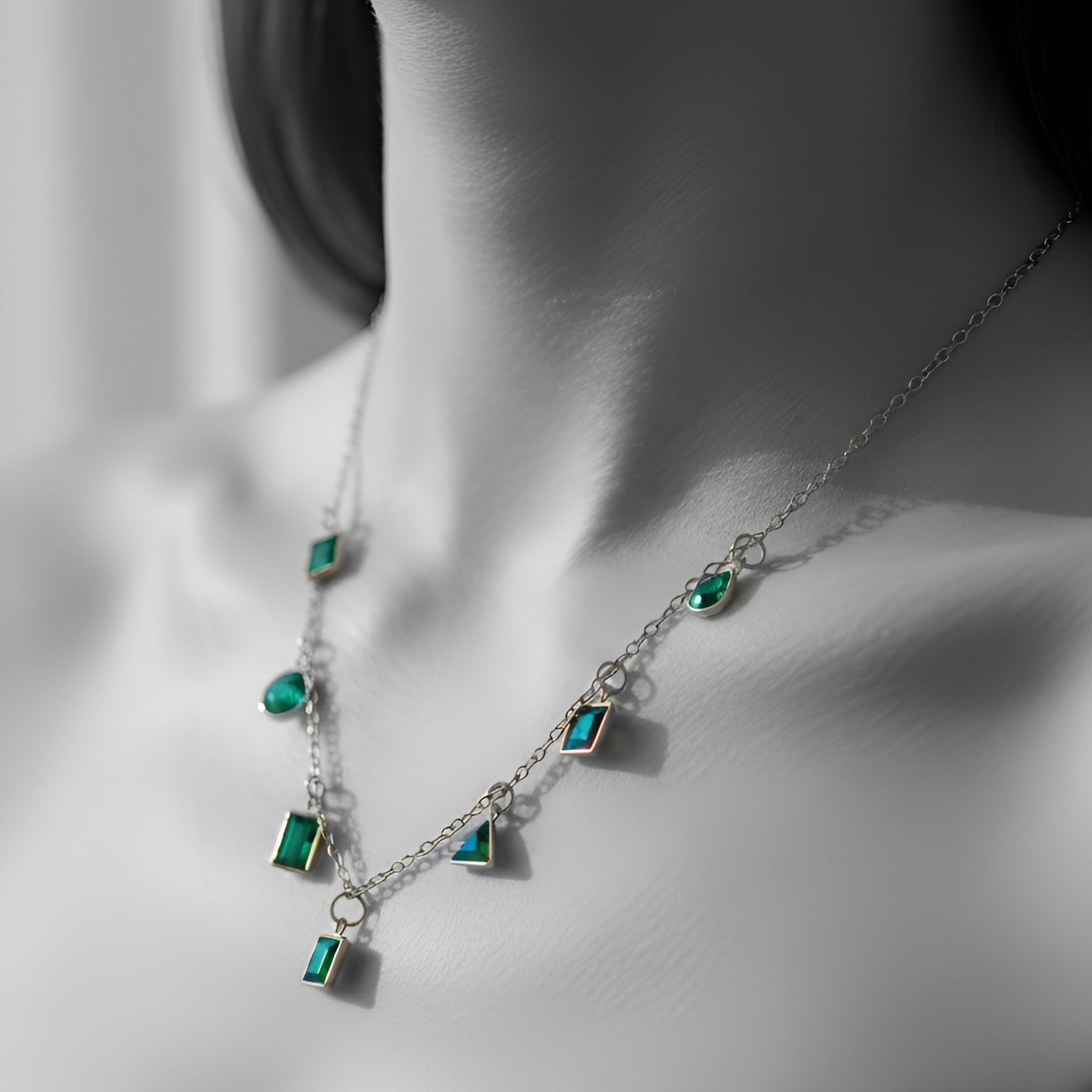 The Emerald Drift Necklace