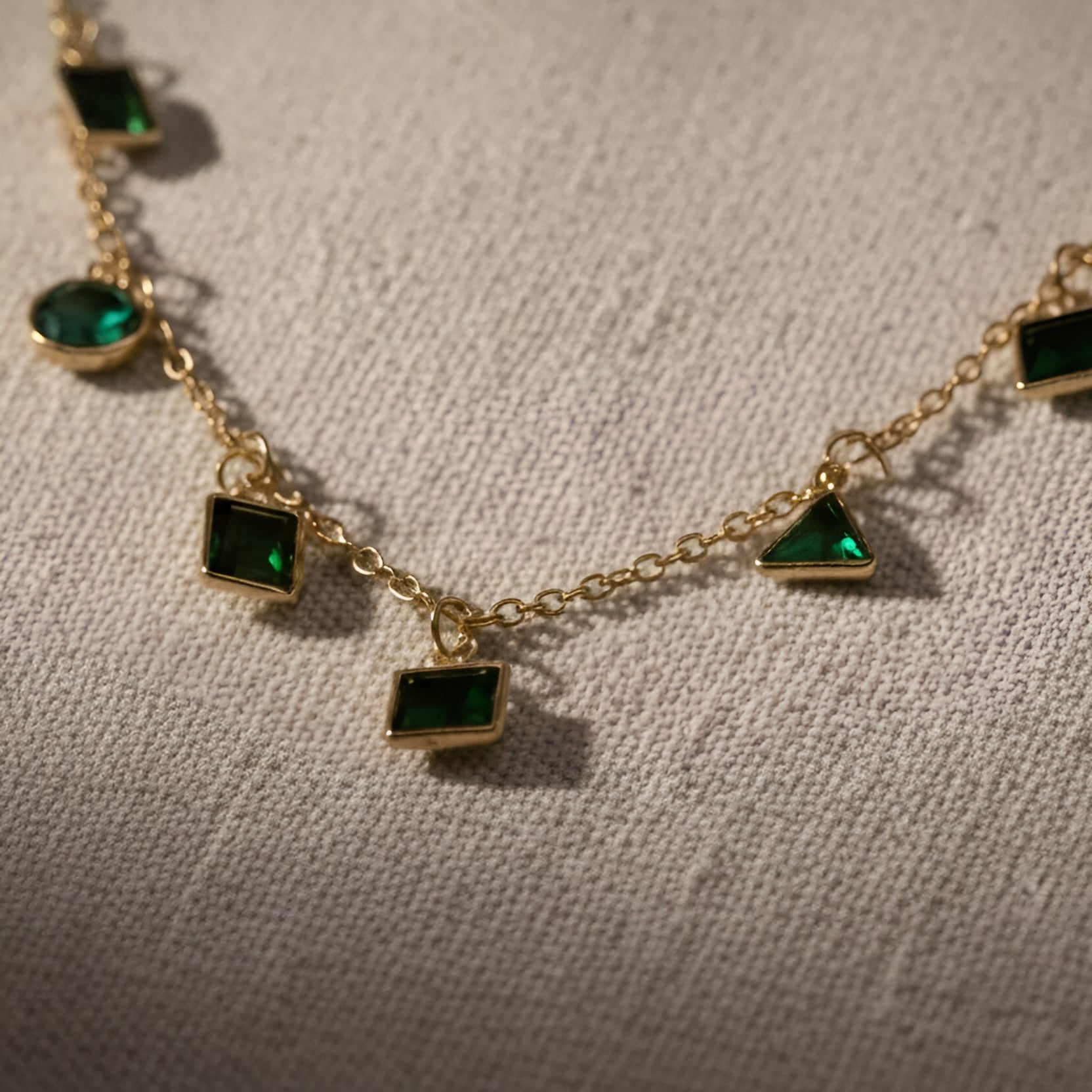 The Emerald Drift Necklace