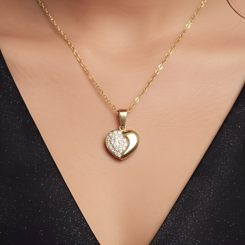The Sparkling Heart Glow Necklace