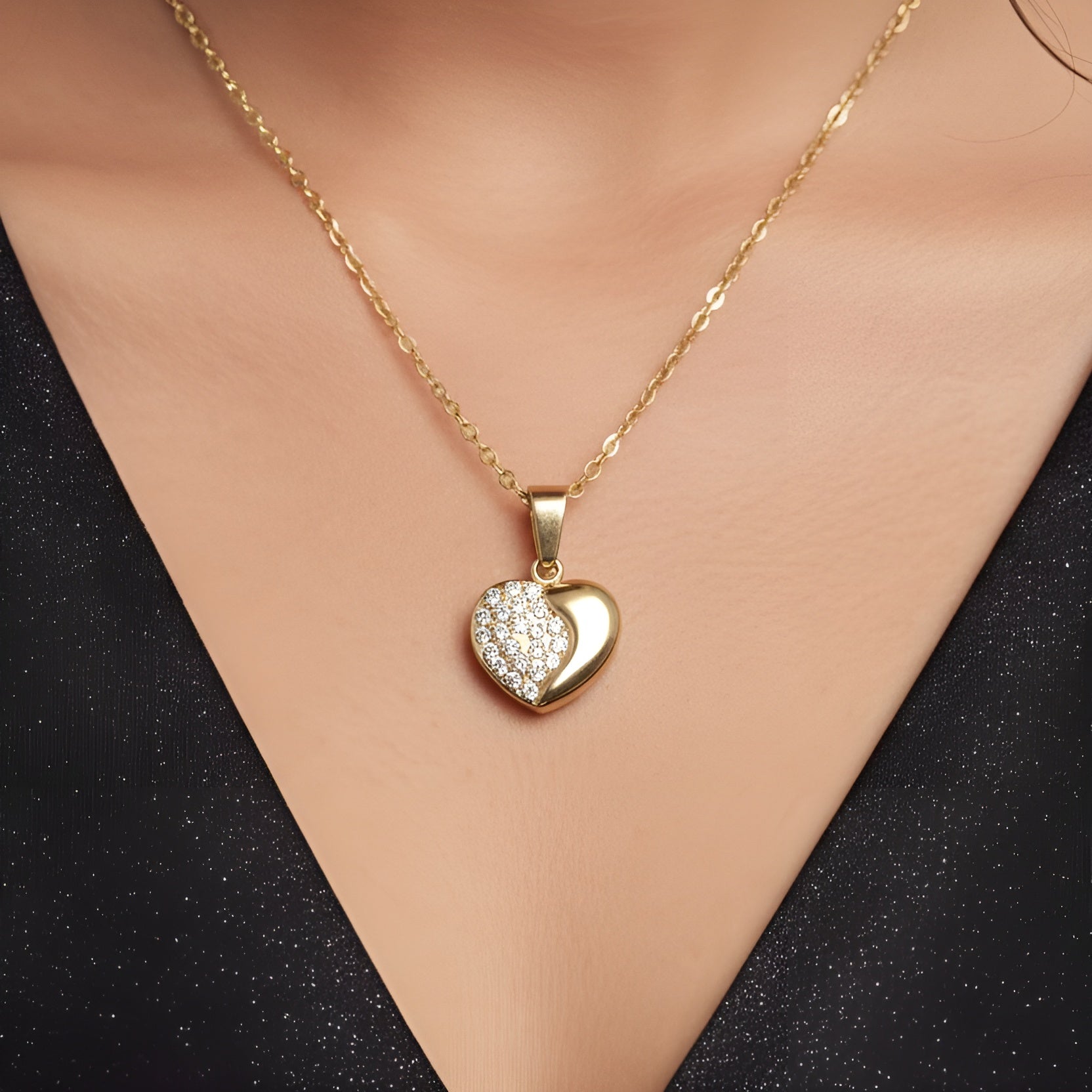 The Sparkling Heart Glow Necklace